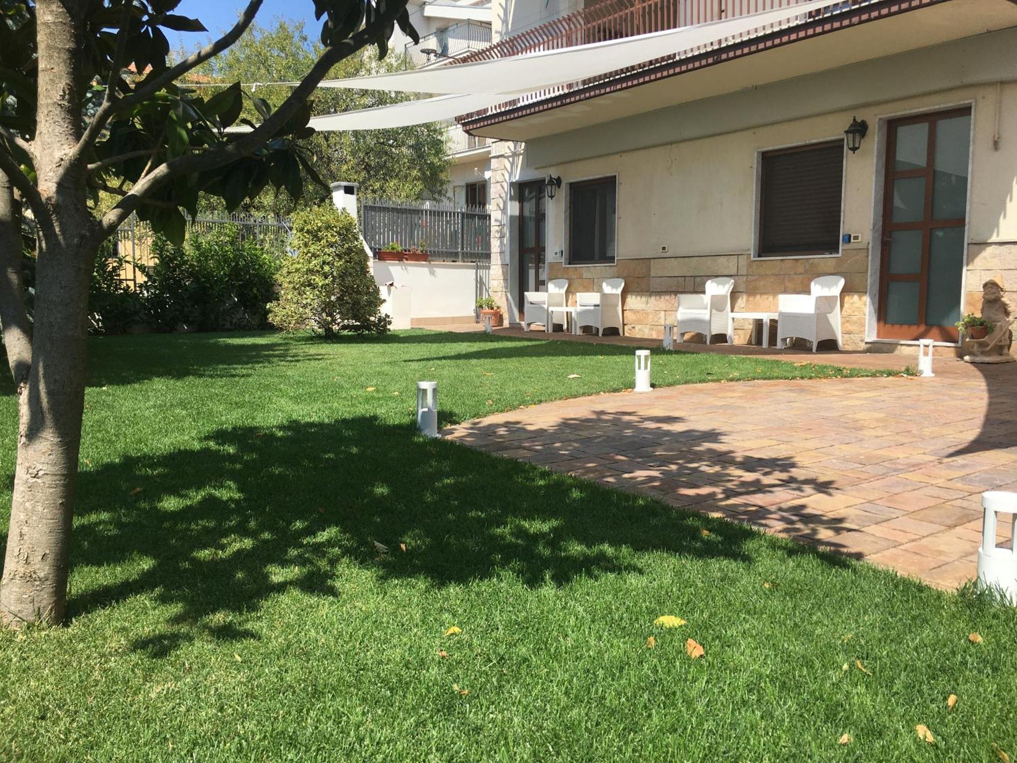Villa Andalu Appartamenti Сан Джовани Ротондо Екстериор снимка